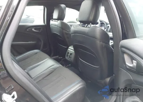 2015 Chrysler 200 S z USA, uszkodzony, nr VIN 1C3CCCBGXFN682787